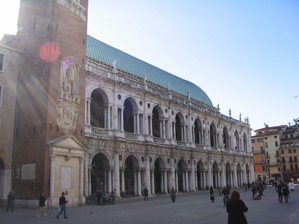 Casa Giorgia - Nel Cuore Di Vicenza Bagian luar foto